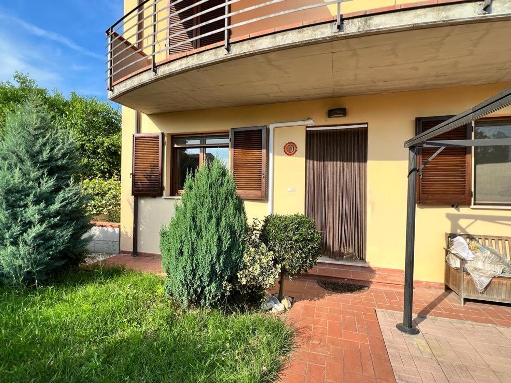Appartamento Altopascio Sulla Francigena Spianate Exterior foto